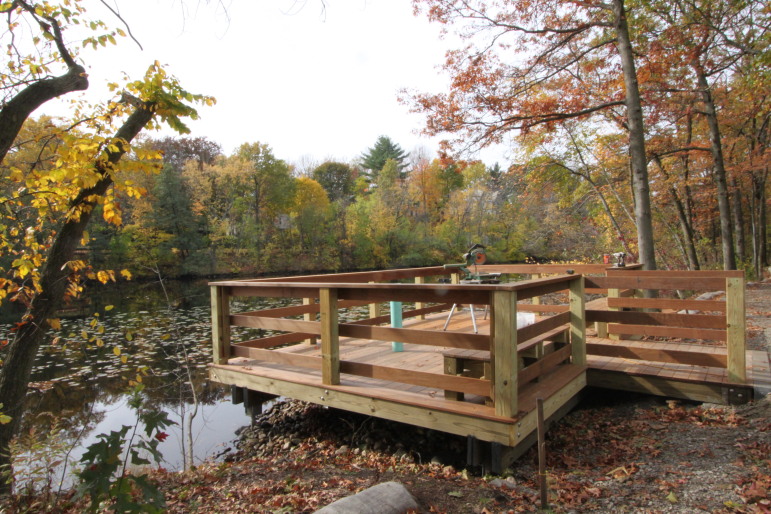 A new river overlook has been built in the project built by the DCR and co-funded by private groups and foundations and the town.